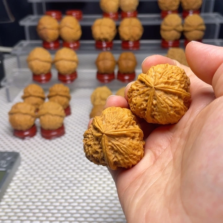 文玩核桃把件25三棱