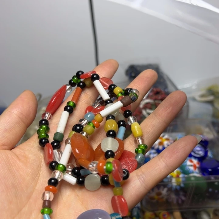 玻璃颈饰1925。 西亚琉璃一条福利