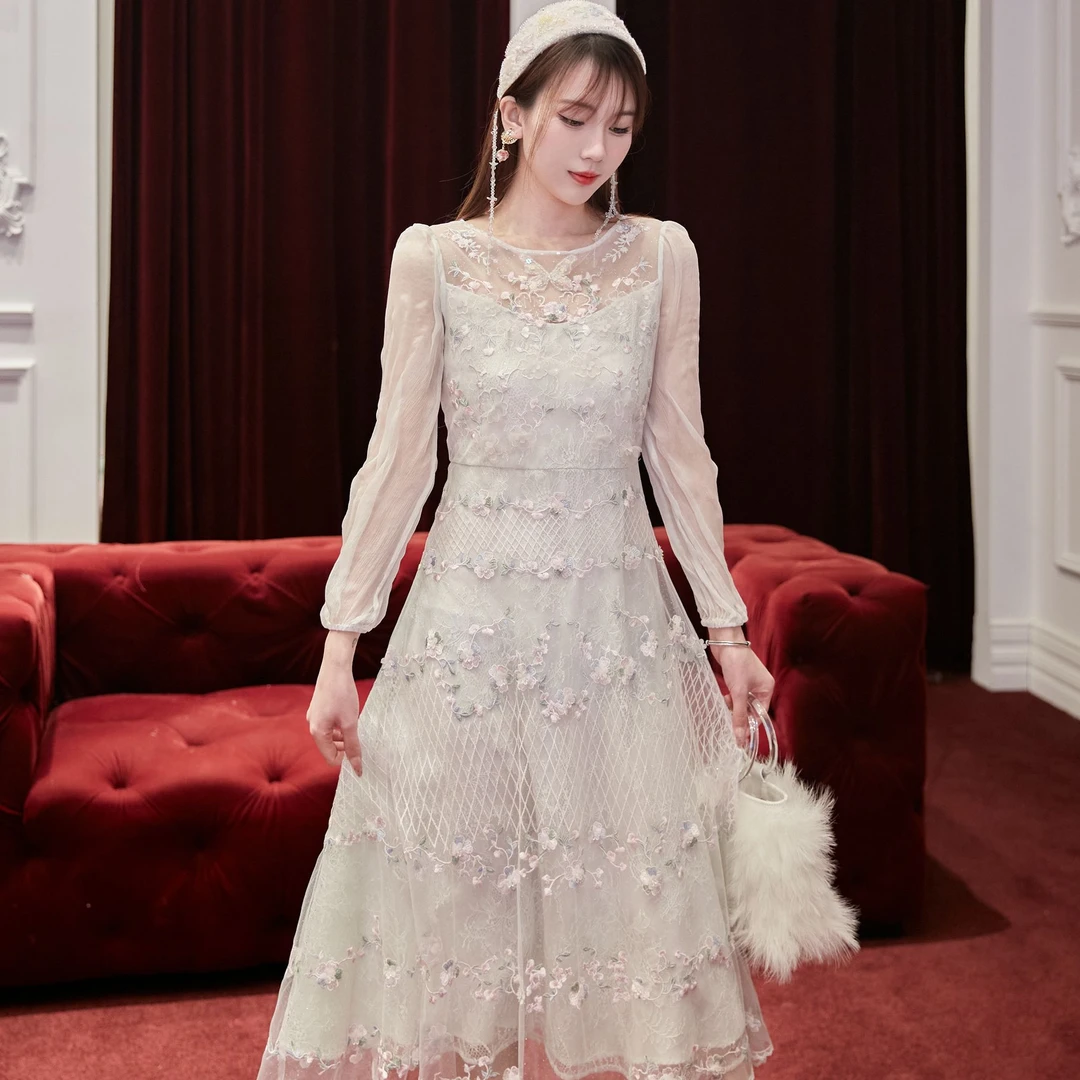 【老板娘夏天】Marie Elie【花满庭栀】新款钉珠连衣裙EAE21M085Q61