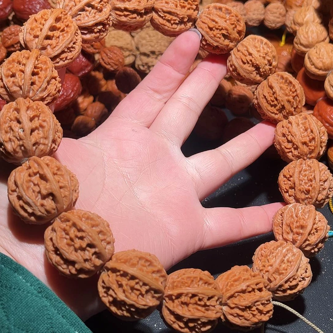 手串文玩核桃和*手持