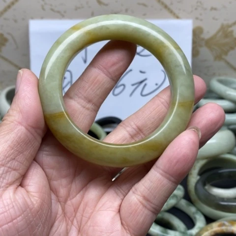 未镶嵌蛇纹石玉手镯壮*妹