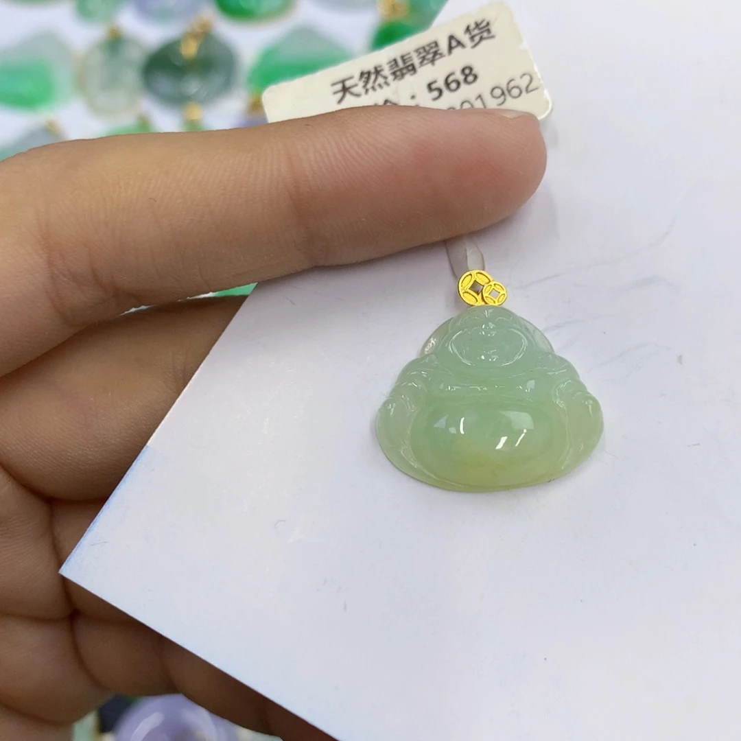 翡翠18K金镶嵌颈饰翡翠
