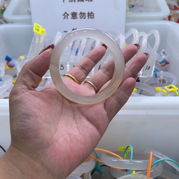 玛瑙/玉髓未镶嵌手镯