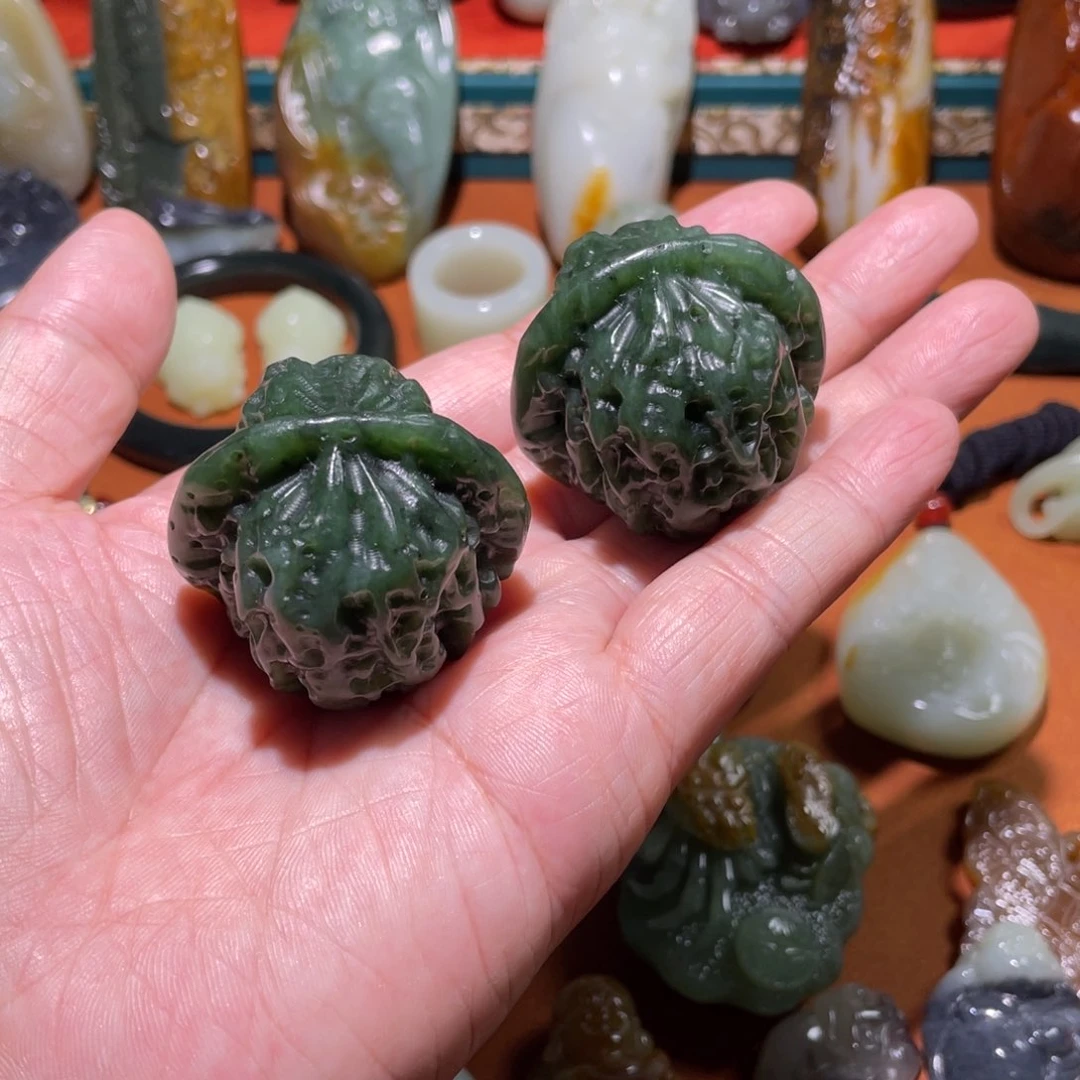 和田玉未镶嵌把件