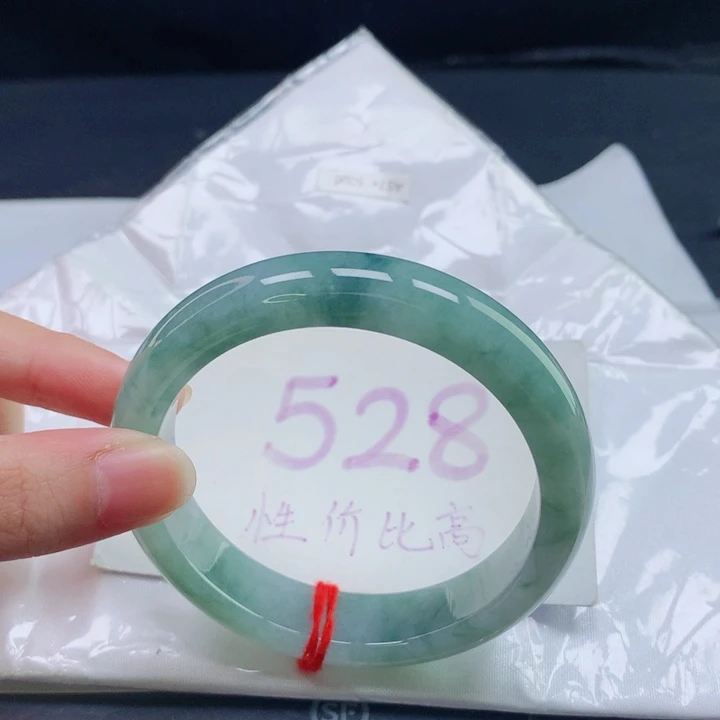 翡翠未镶嵌手镯圈口5758