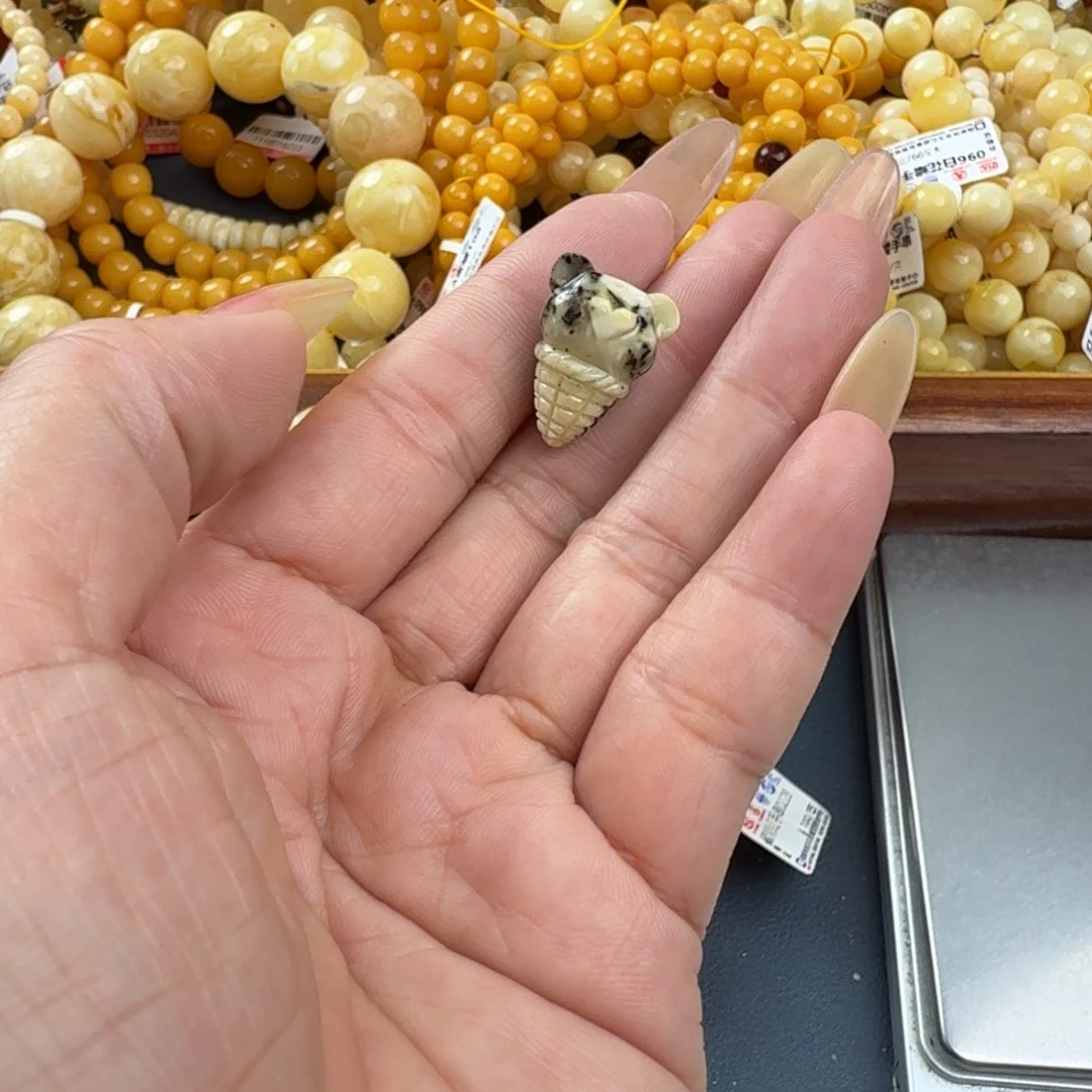 琥珀未镶嵌珠宝奇石