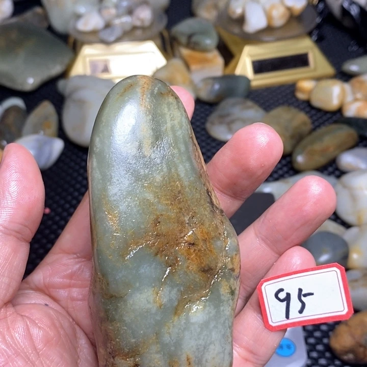 未镶嵌和田玉把件95