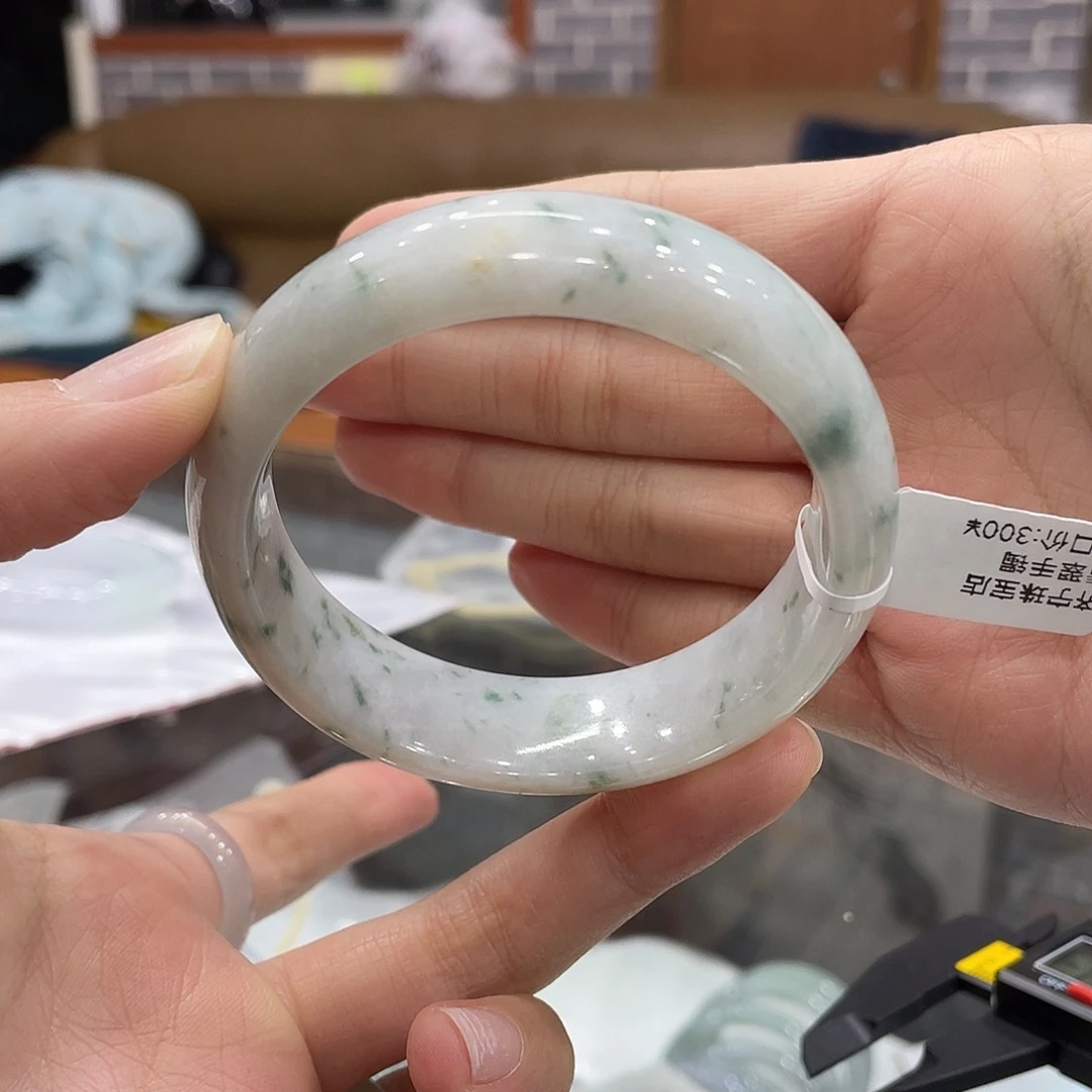 翡翠未镶嵌手镯翡翠手镯