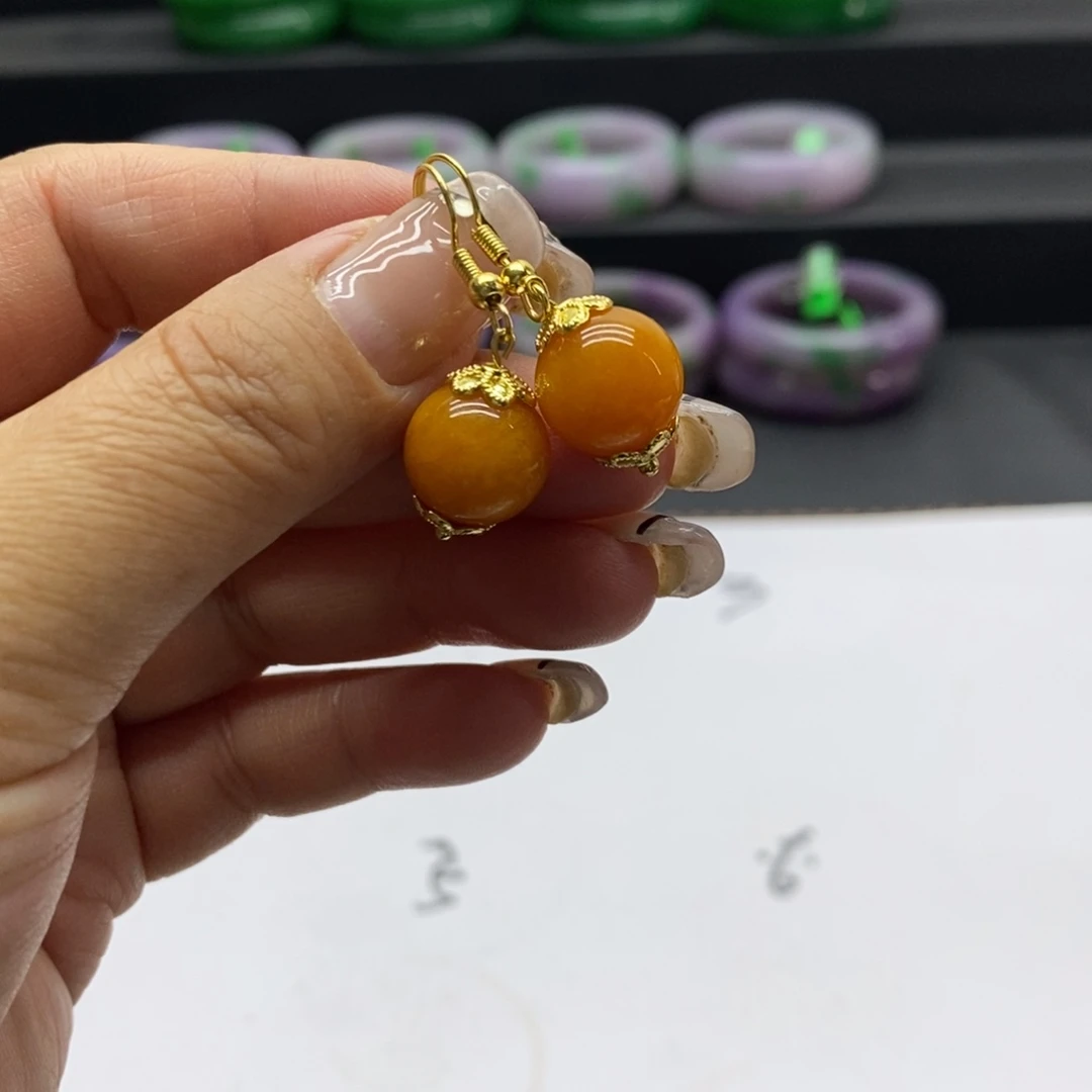未镶嵌石英质玉珠宝奇石