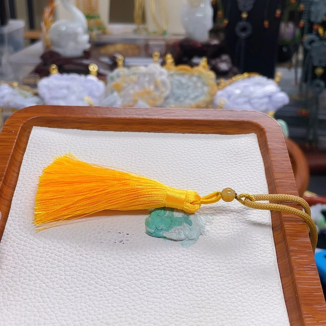 羊***杨翡翠未镶嵌颈饰绳子