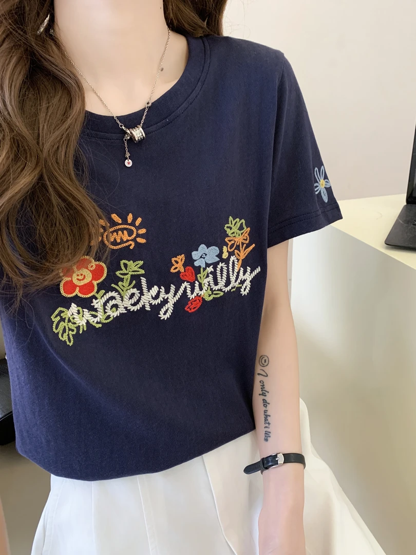 小雅 太阳花韩款花朵字母刺绣休闲短袖T恤IT18