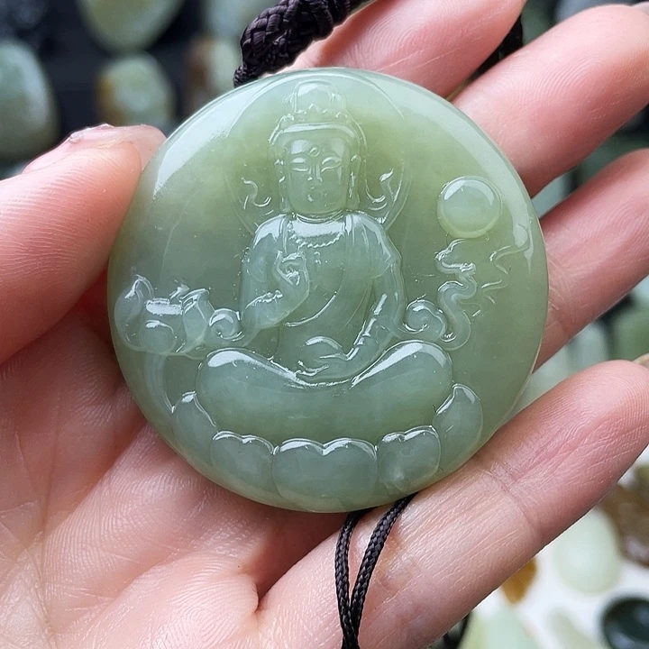 灿***洋和田玉未镶嵌颈饰