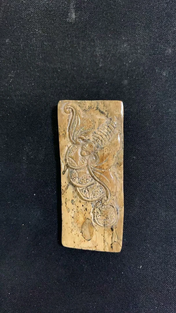 猛犸约11克雕刻件BC715