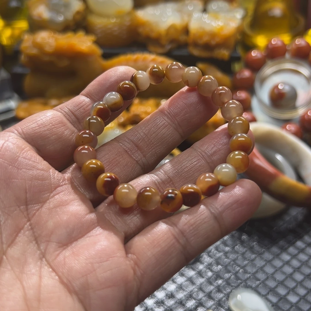 石英质玉未镶嵌颈饰