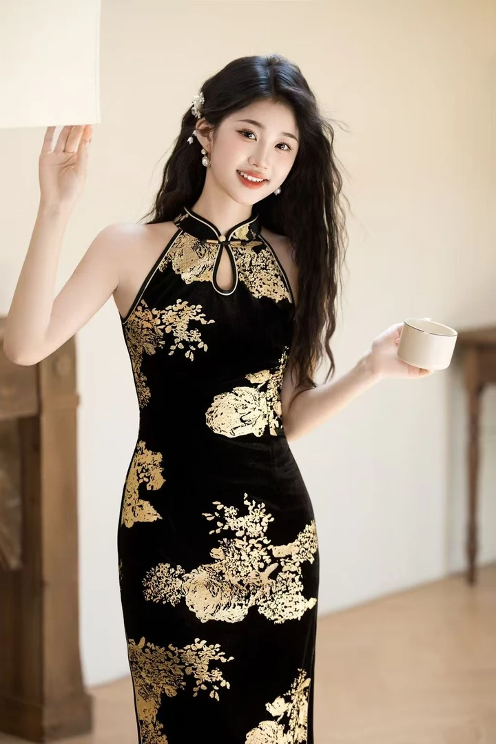 风华《金枝》黑色挂脖旗袍改良新中式修身无袖中长款国潮气质时尚