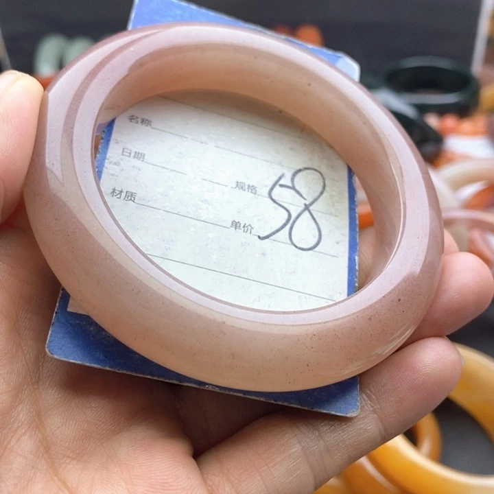 未镶嵌手镯石英质玉