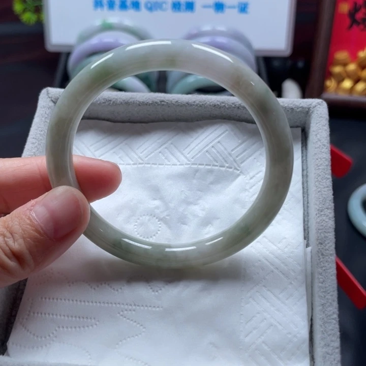 翡翠未镶嵌手镯手镯
