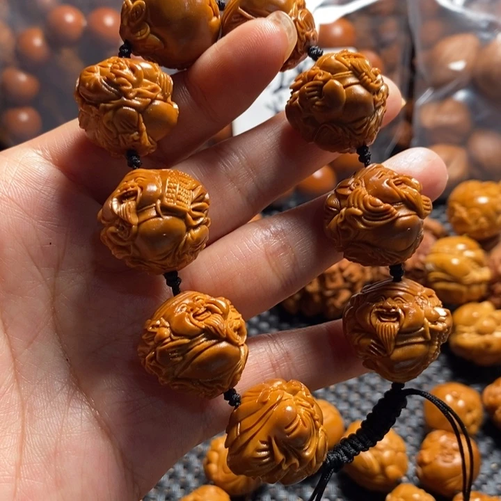 橄榄核吊坠细**风八宝财神