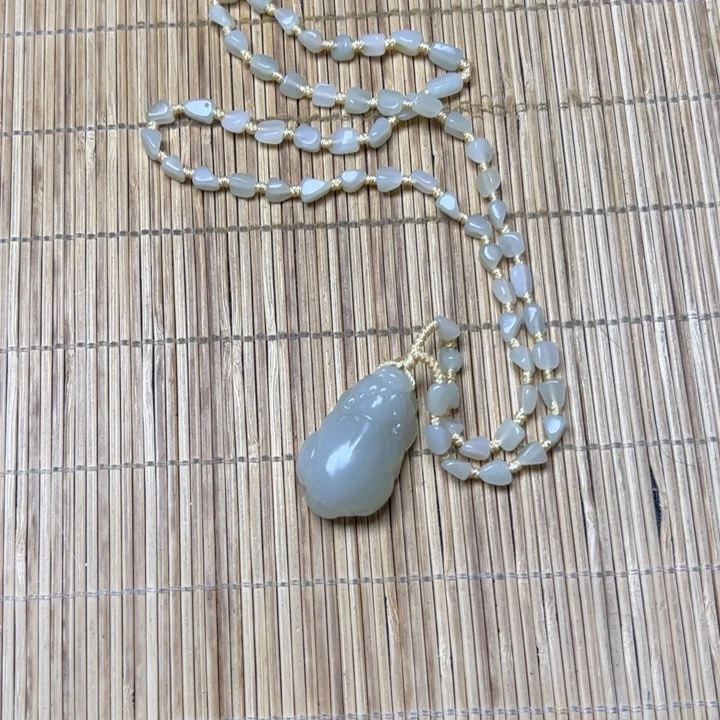 沙***漠和田玉未镶嵌挂件