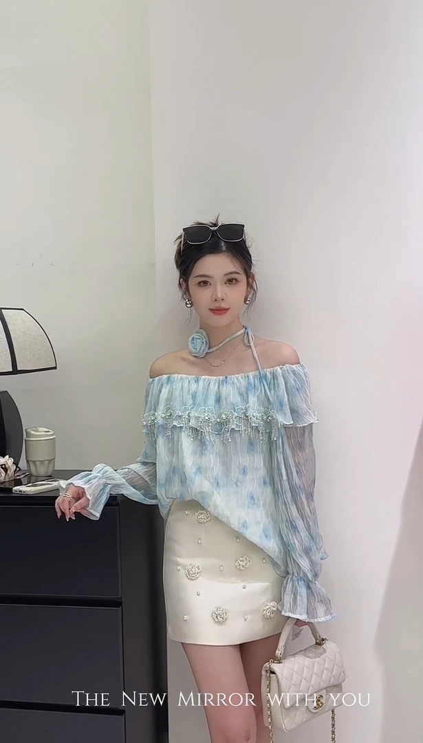 法式一字肩碎花雪纺衬衫挂脖设计喇叭袖洋气减龄上衣