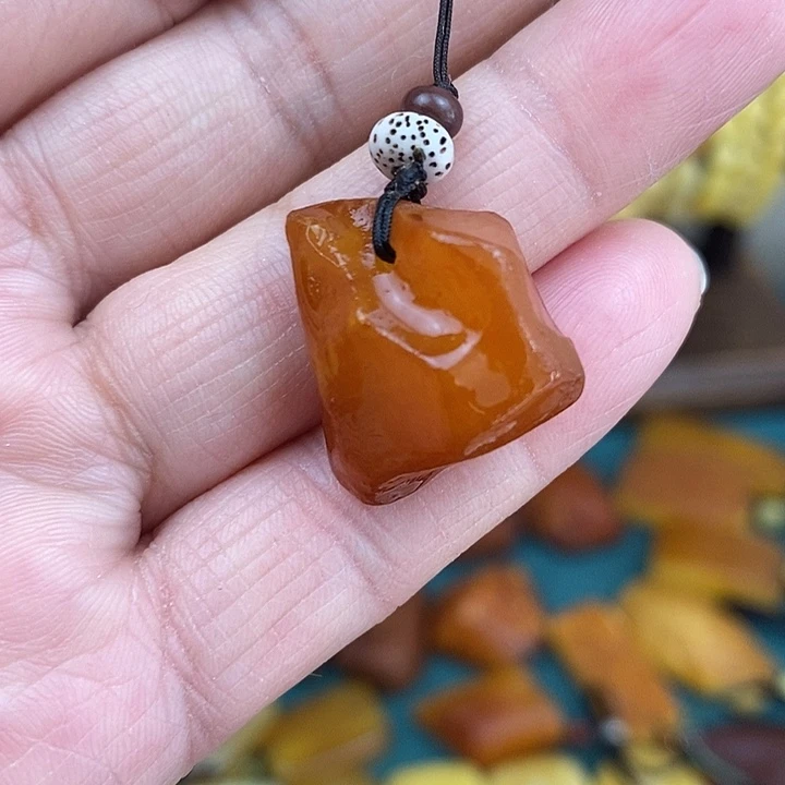 蜜蜡未镶嵌颈饰手机坠