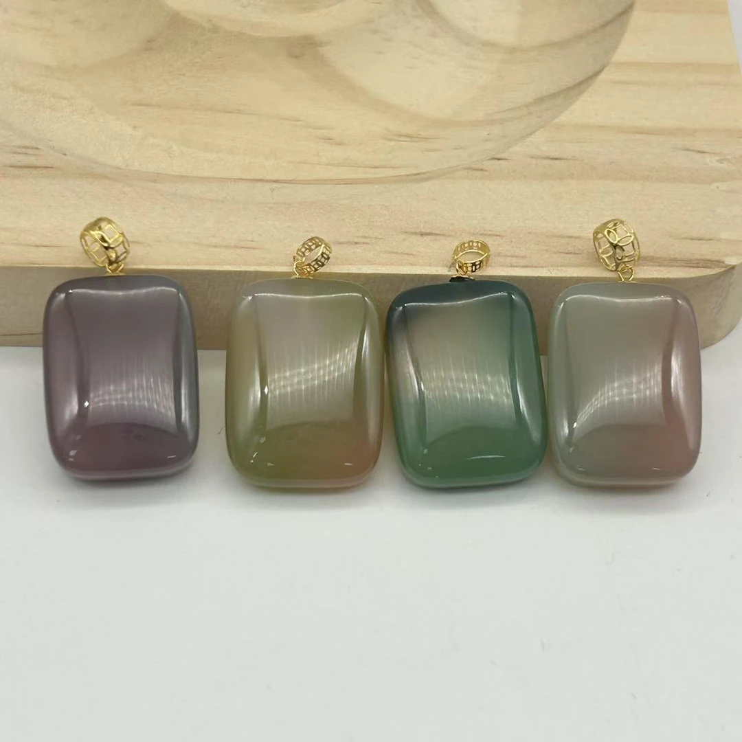 老卢玛瑙无事牌18K大扣头15mm*20mm多样性发货其一