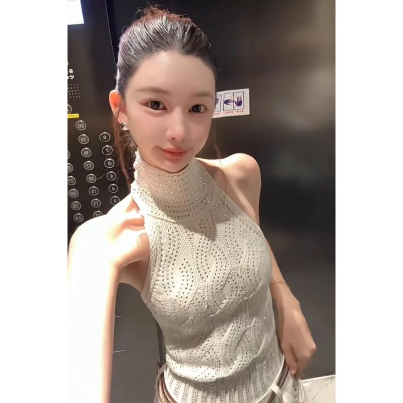 婉君Y【麻花烫钻背心】时尚百搭挂脖针织镂空修身上衣LWJ25B2T1393