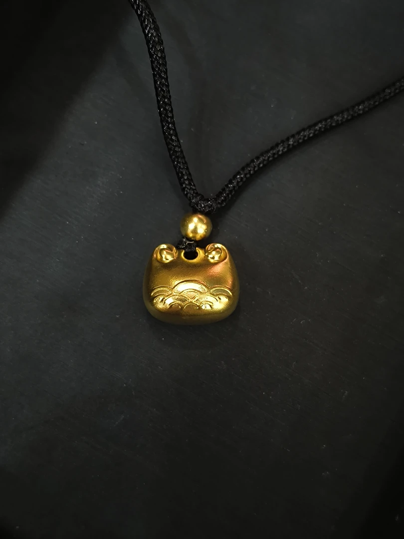 【金展珠宝】足金 波纹小胖福吊坠  黑绳
