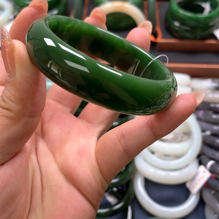 【闪购商品】未镶嵌手镯和田玉（碧玉）