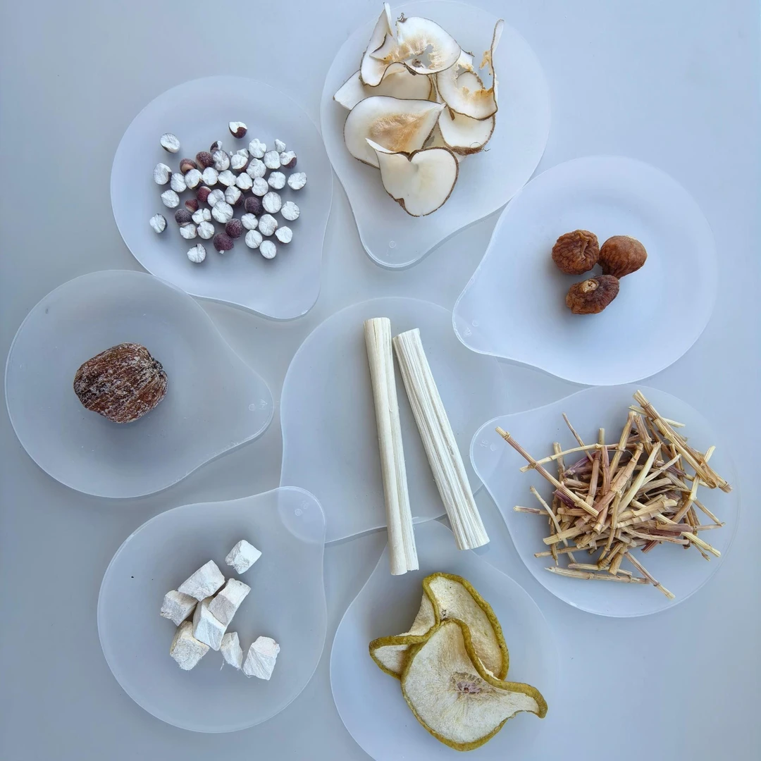 青火祛湿汤 原料竹蔗/茅根/雪梨片/无花果/芡实/葛根/海底椰/蜜枣