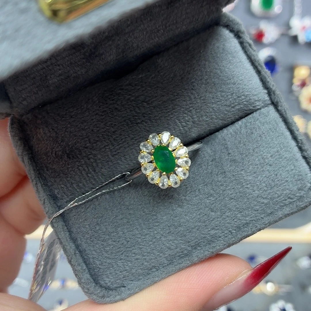 925银培育祖母绿色宝石