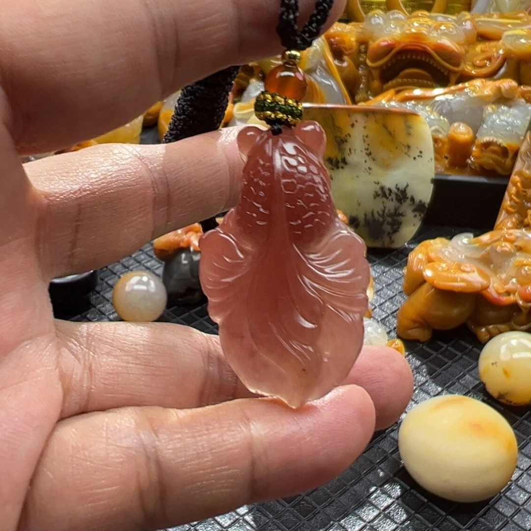 石英质玉未镶嵌颈饰