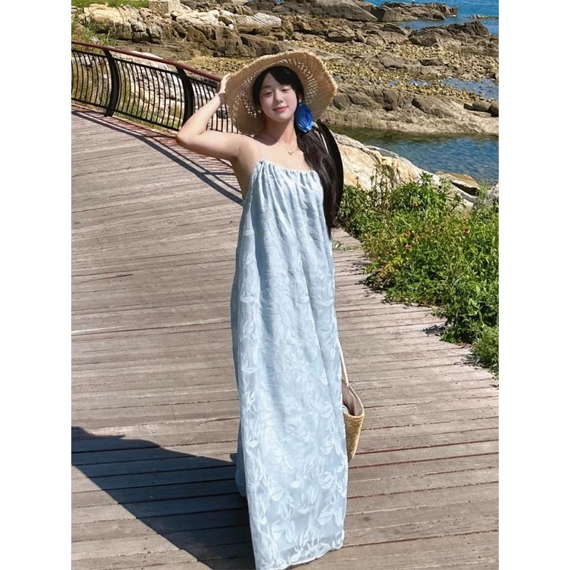 三亚旅游拍照露背吊带连衣裙女高级感气质宽松海边度假提花长裙子