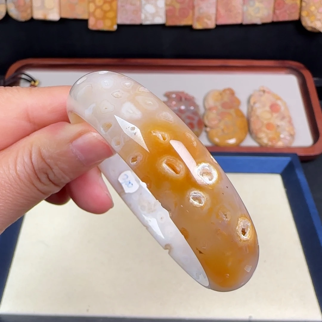 未镶嵌手链硅化玉55.5圈共生