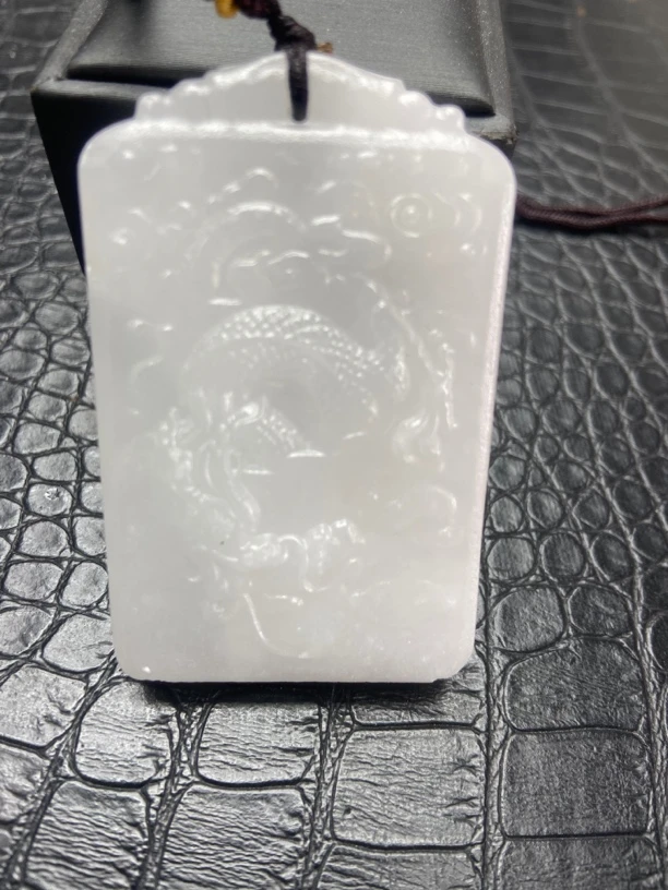 【镇店收藏 正品保障】 680精美白色龙牌吊坠