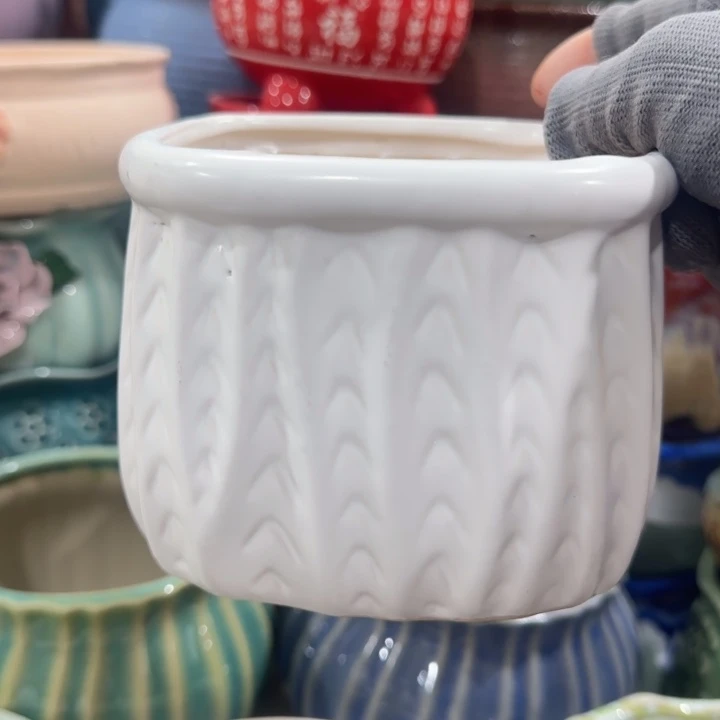 凑9块包邮，有孔，陶瓷花盆