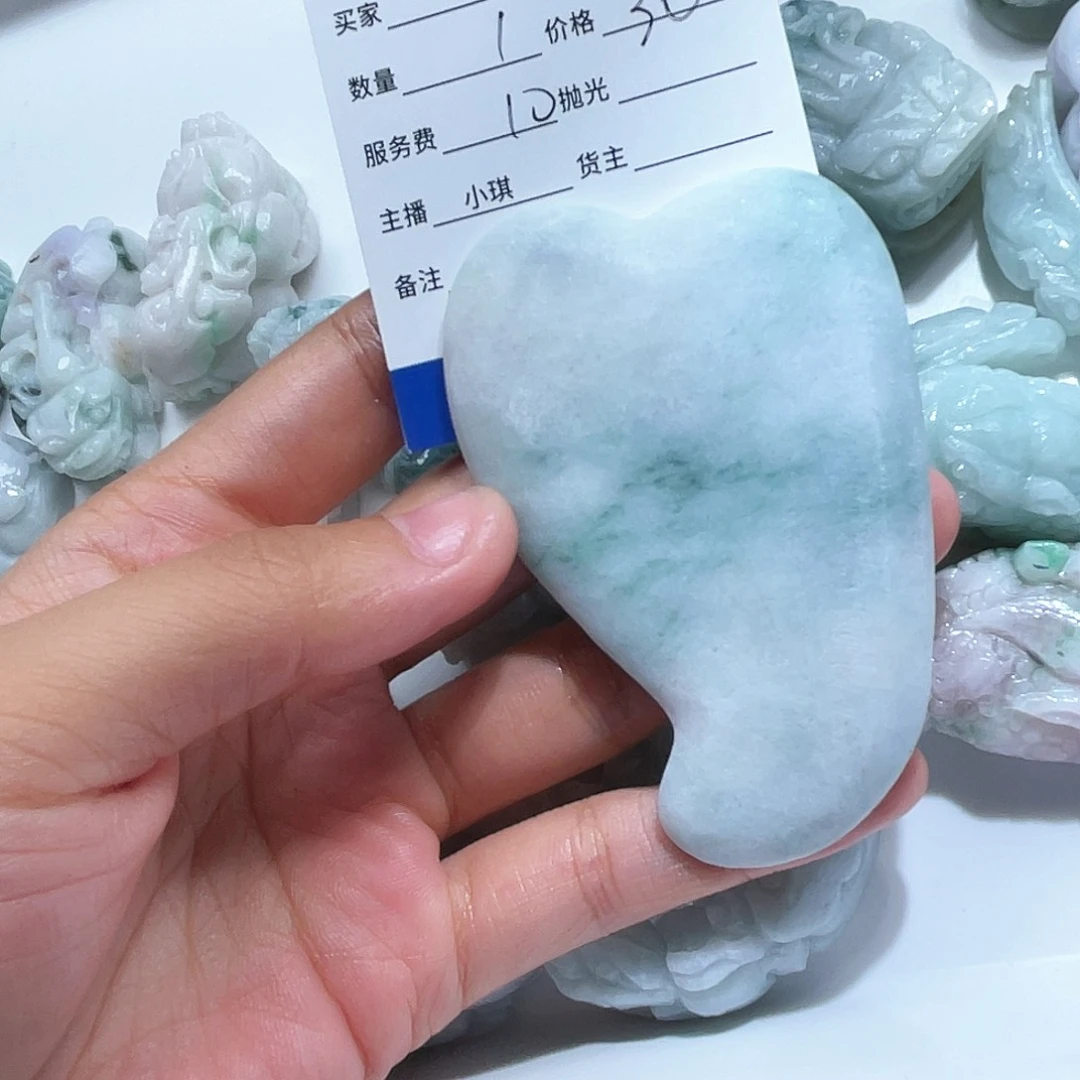 1***小翡翠未镶嵌颈饰在