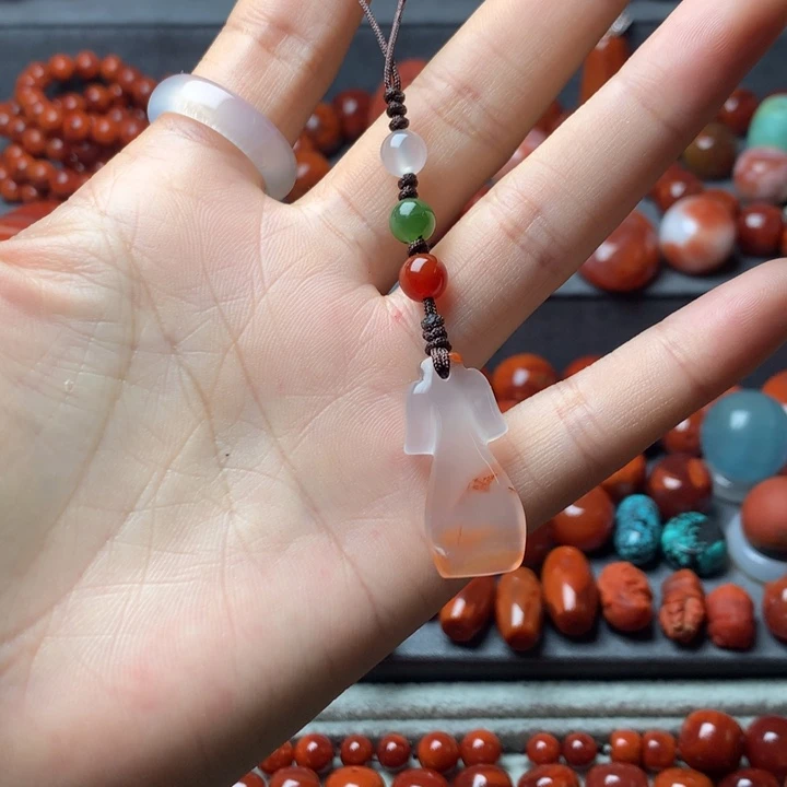 南红玛瑙配饰未镶嵌