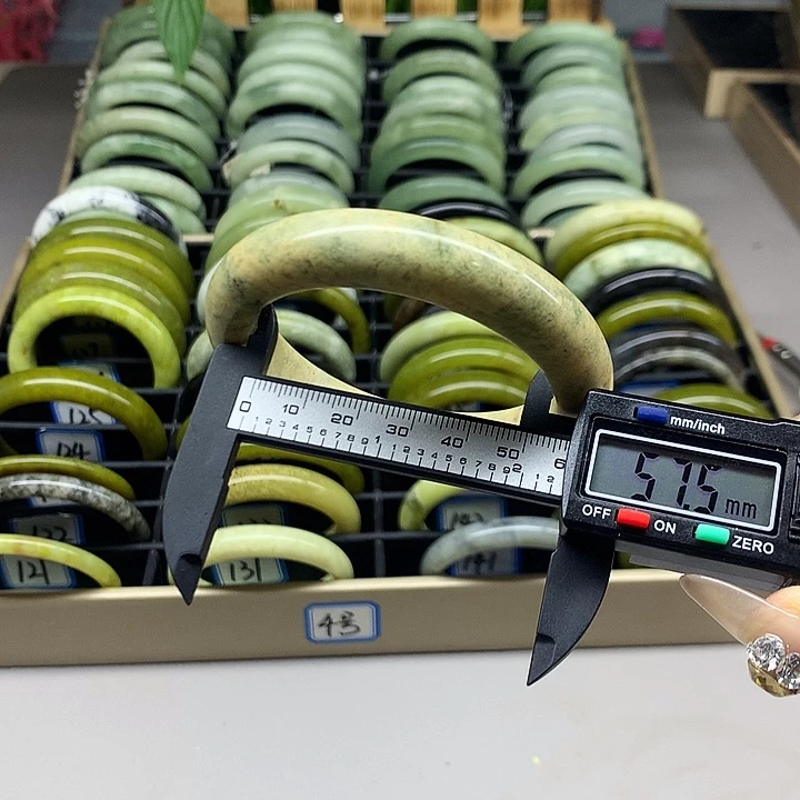 未镶嵌蛇纹石玉手镯125