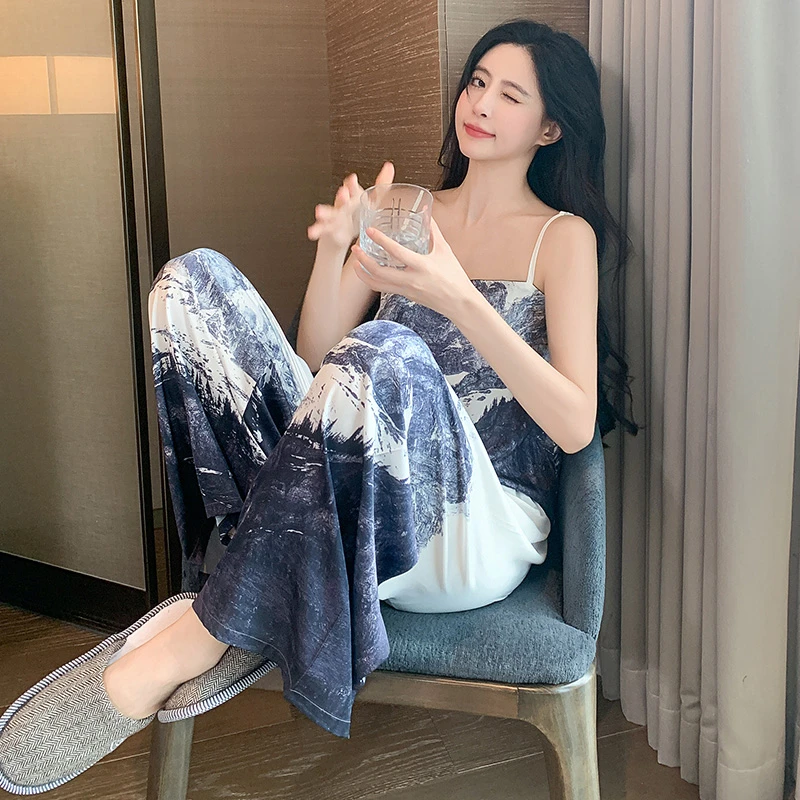睡衣女士夏季冰丝吊带带胸垫套装2025新款渐变可外穿家居服长裤