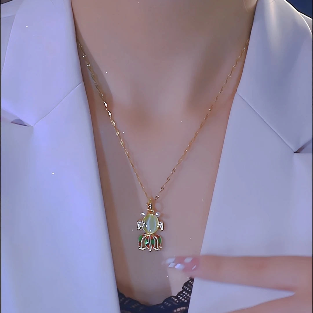 钛钢项链 2025新款小众国风锦鲤项链女时尚金鱼锁骨链百搭饰品