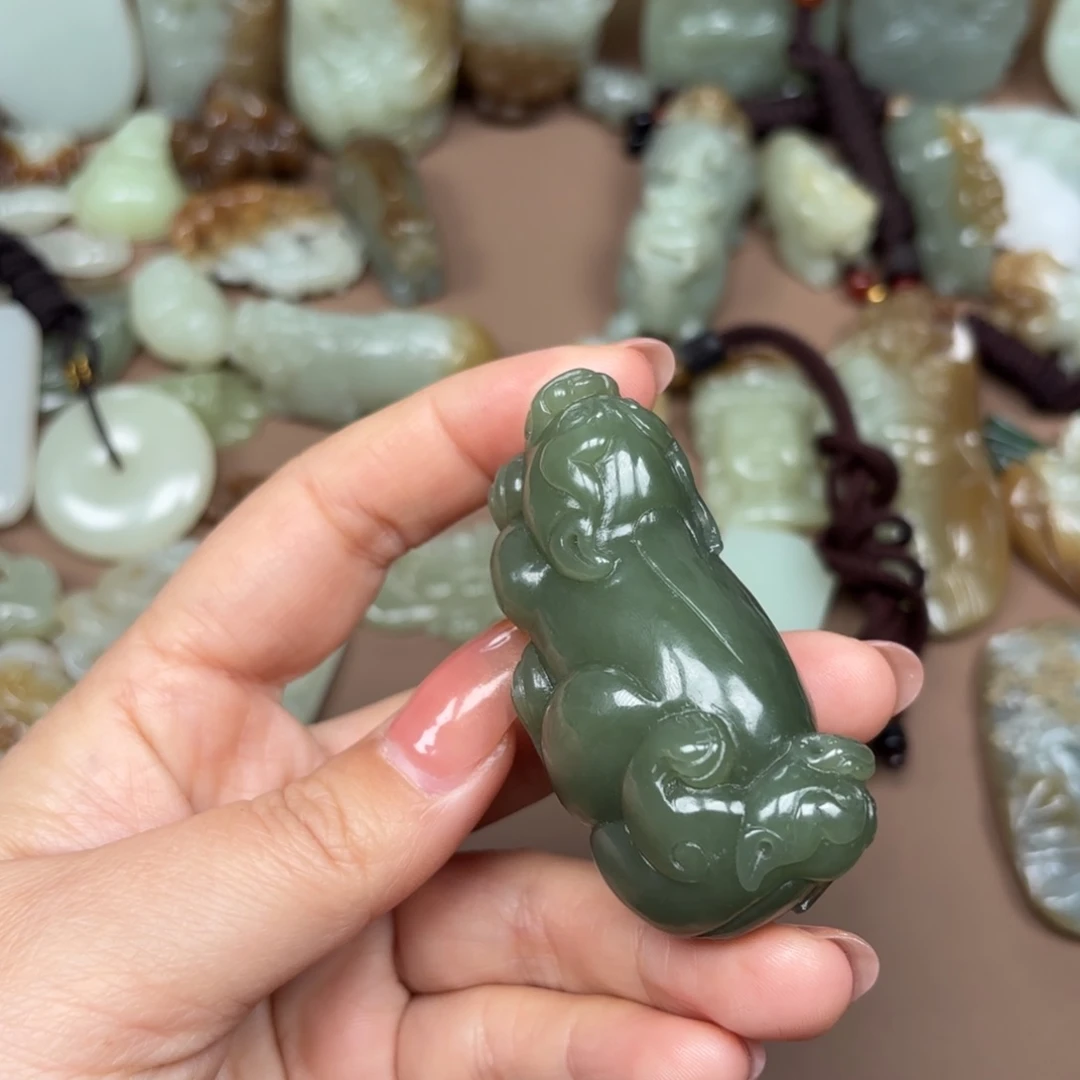 和田玉颈饰未镶嵌