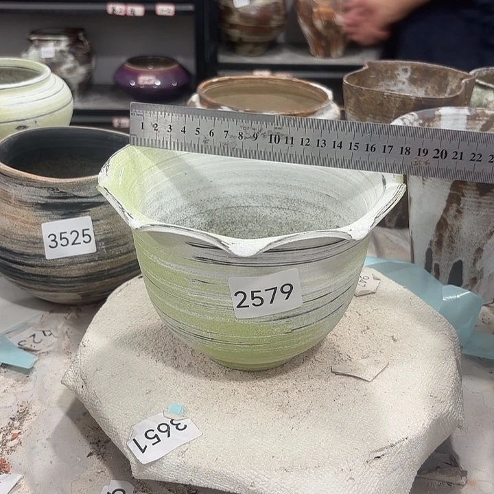 摆件高13，外口18，无孔2579
