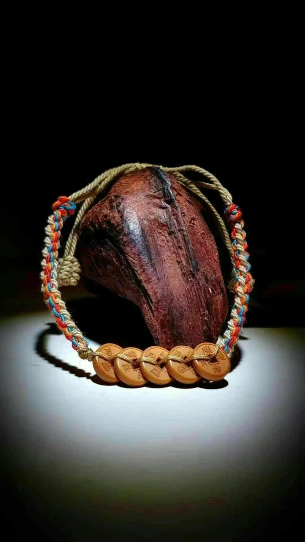 橄榄核壁雕刻招财五帝钱手串