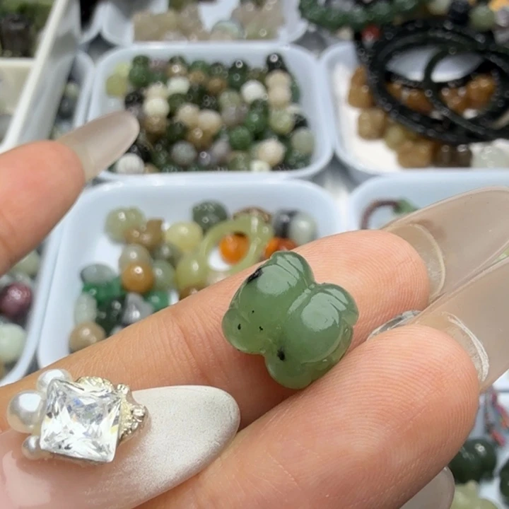 和田玉未镶嵌珠宝半成品