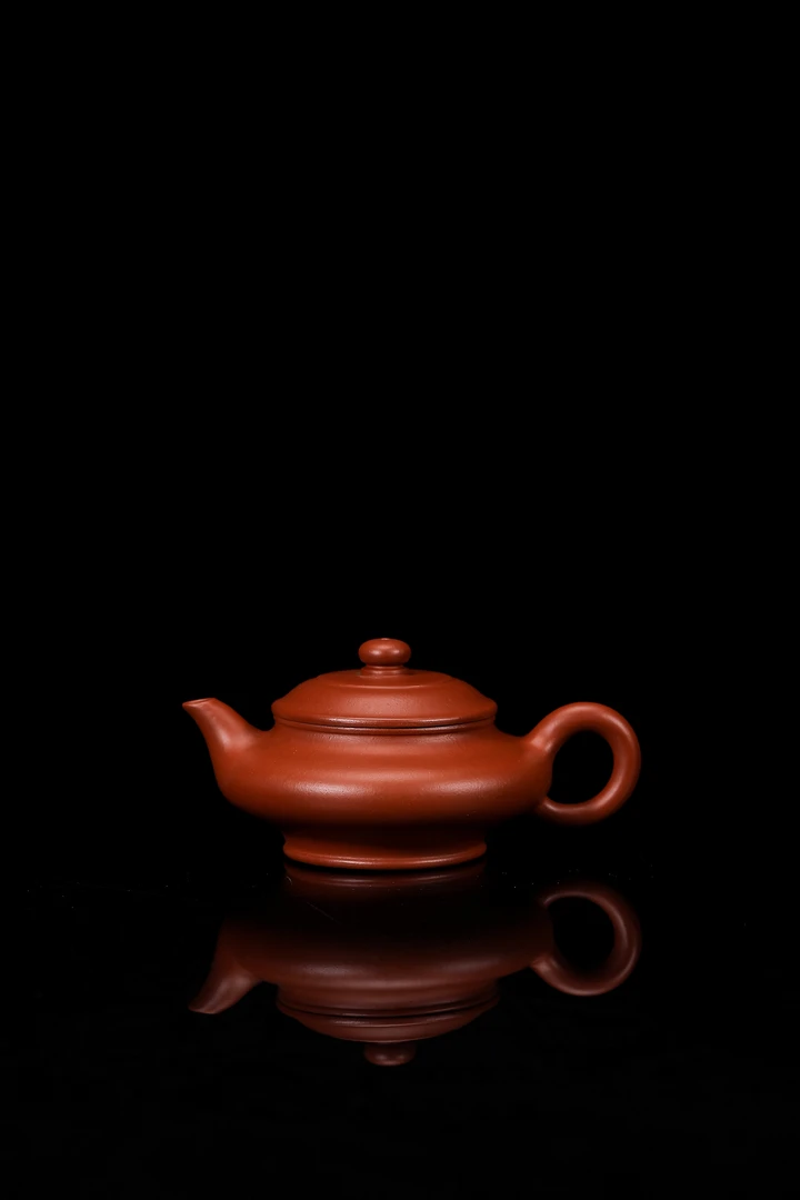 宜兴紫砂壶 虚扁 朱泥 容量130cc