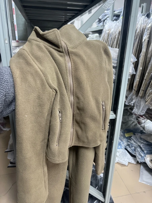 自由旅者/上衣低腰裤德绒套装