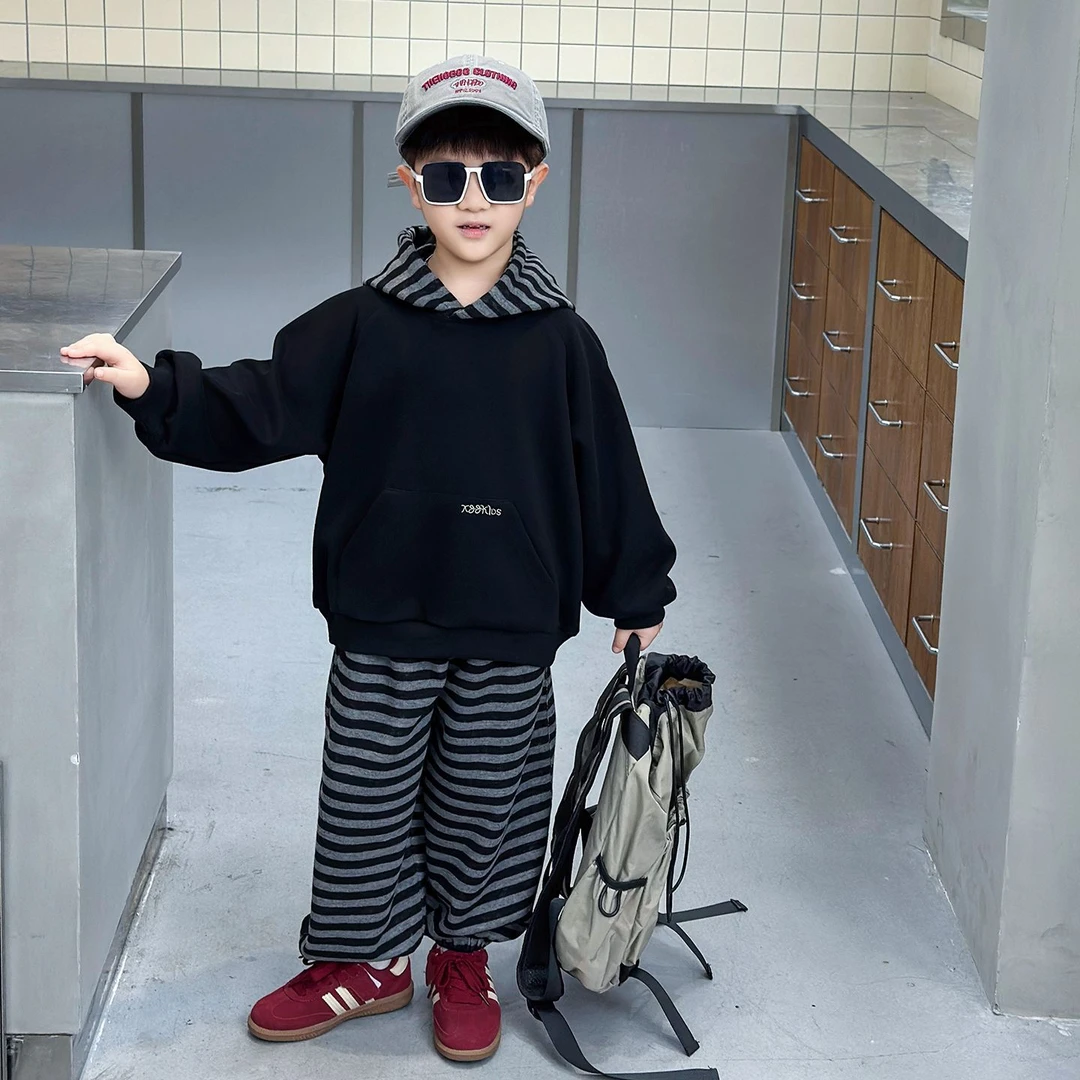 男童秋季套装2025新款儿童韩版洋气长袖条纹男宝宝时髦两件套潮酷