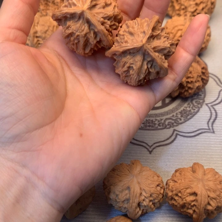 深***恒把件文玩核桃盘山三棱