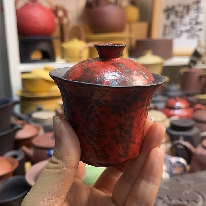 微瑕是真的不适合做表情